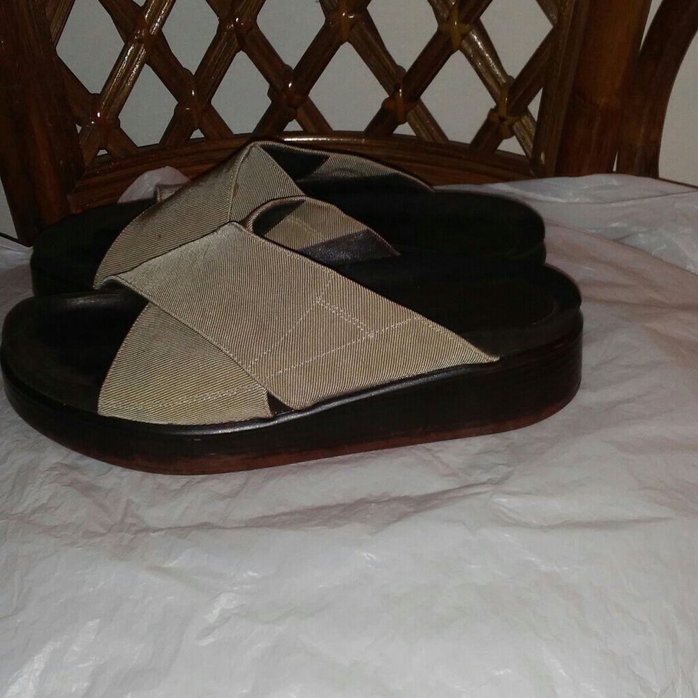 Women Donald shoes